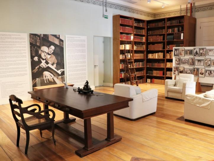 Biblioteca Octavio Tarquinio de Sousa e Lúcia Miguel Pereira